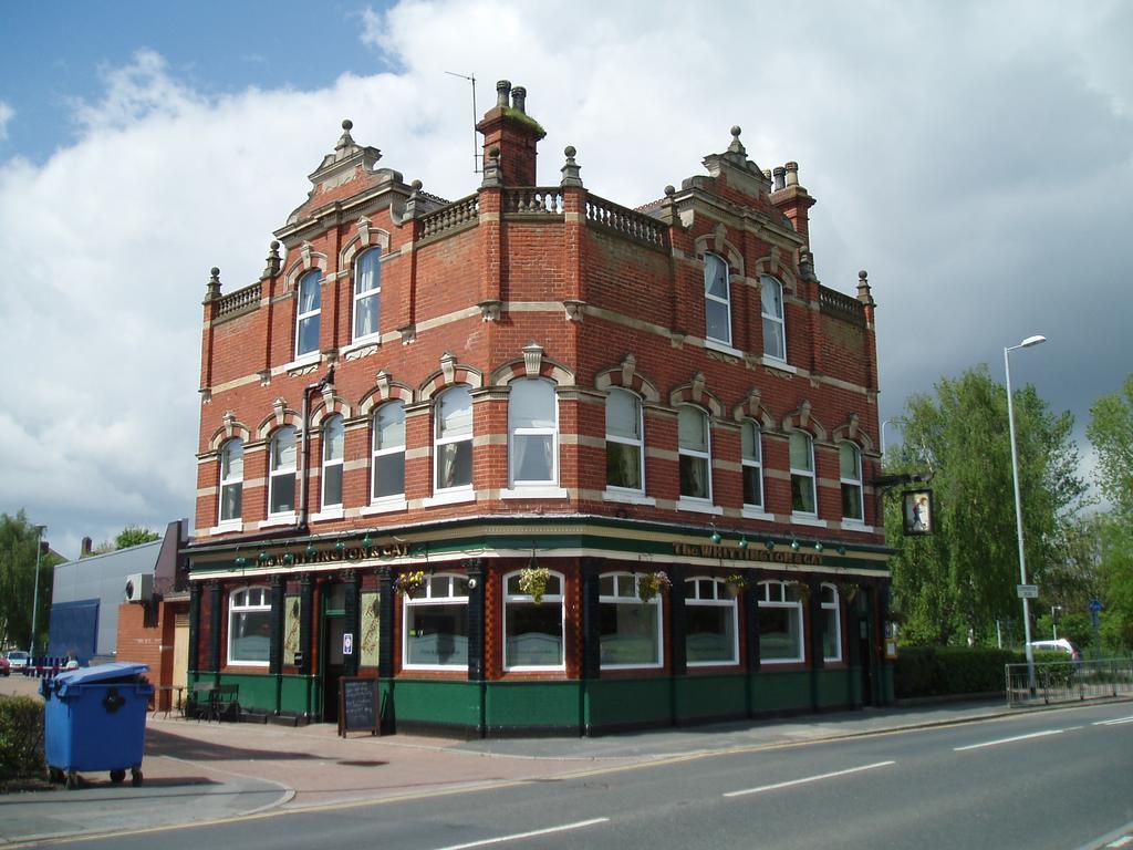 Inn The Whittington And Cat